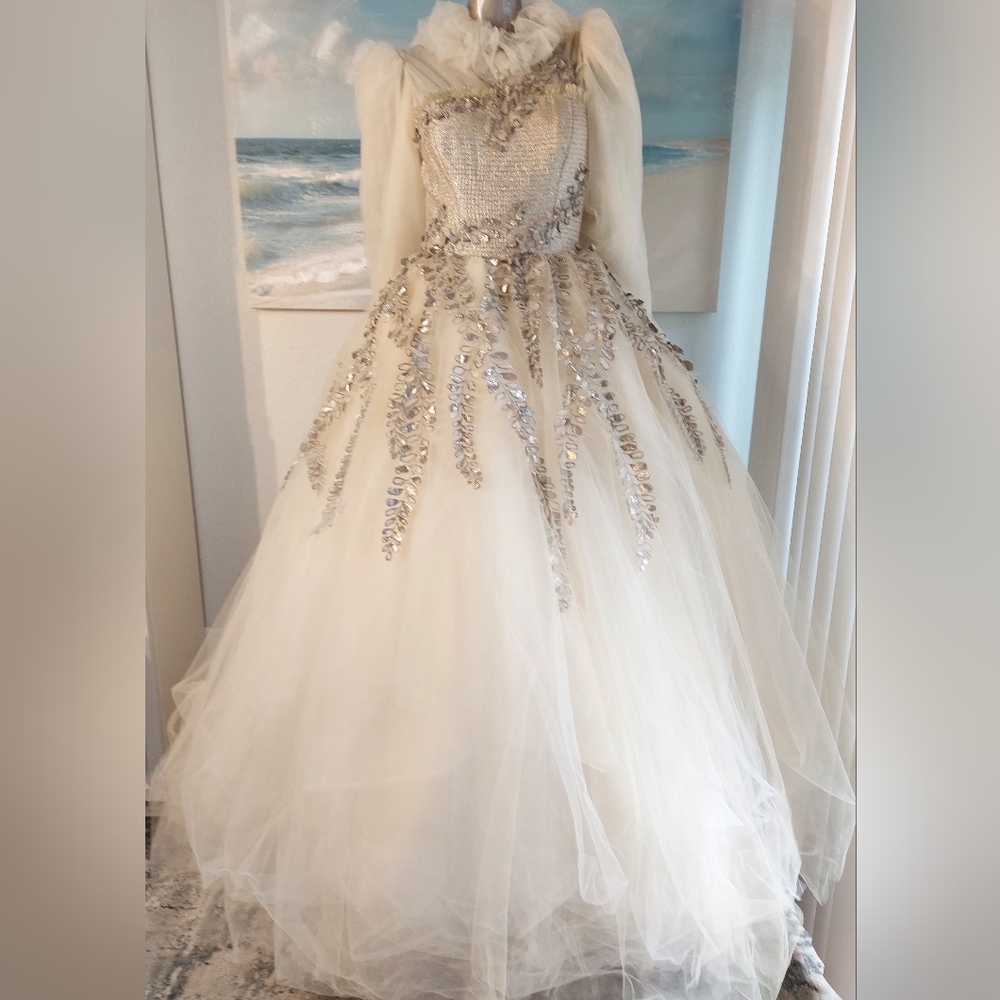 *$16,000 NEW OSCAR DE LA RENTA SILK TULLE GOLDEN FERN LEAF RUNWAY GOWN US S - Picture 2 of 16